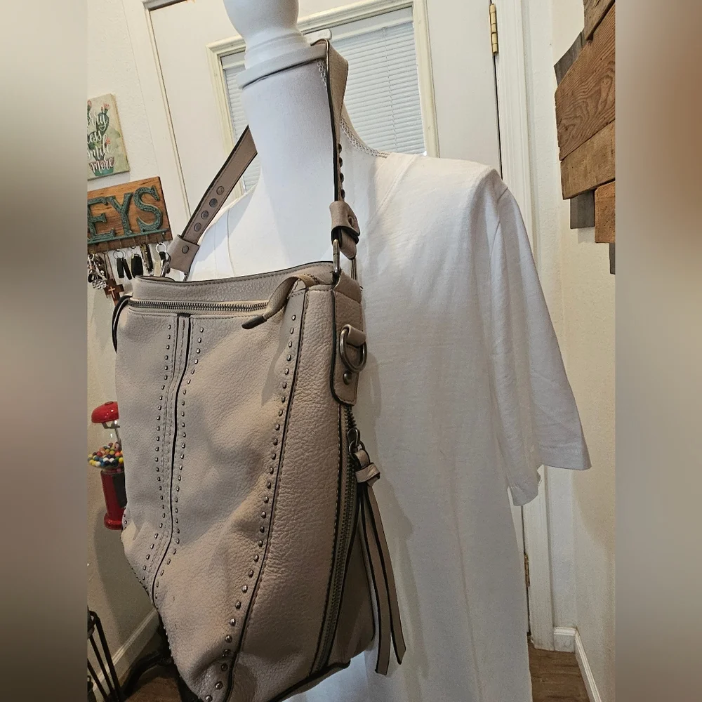Conceal And Carry Montana West Purse. EUC No Crossbody Strap. (Bin13) - Picture 2 of 7